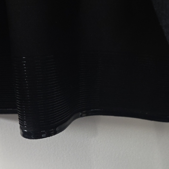 Ruby Ribbon Black Top - Picture 5 of 6